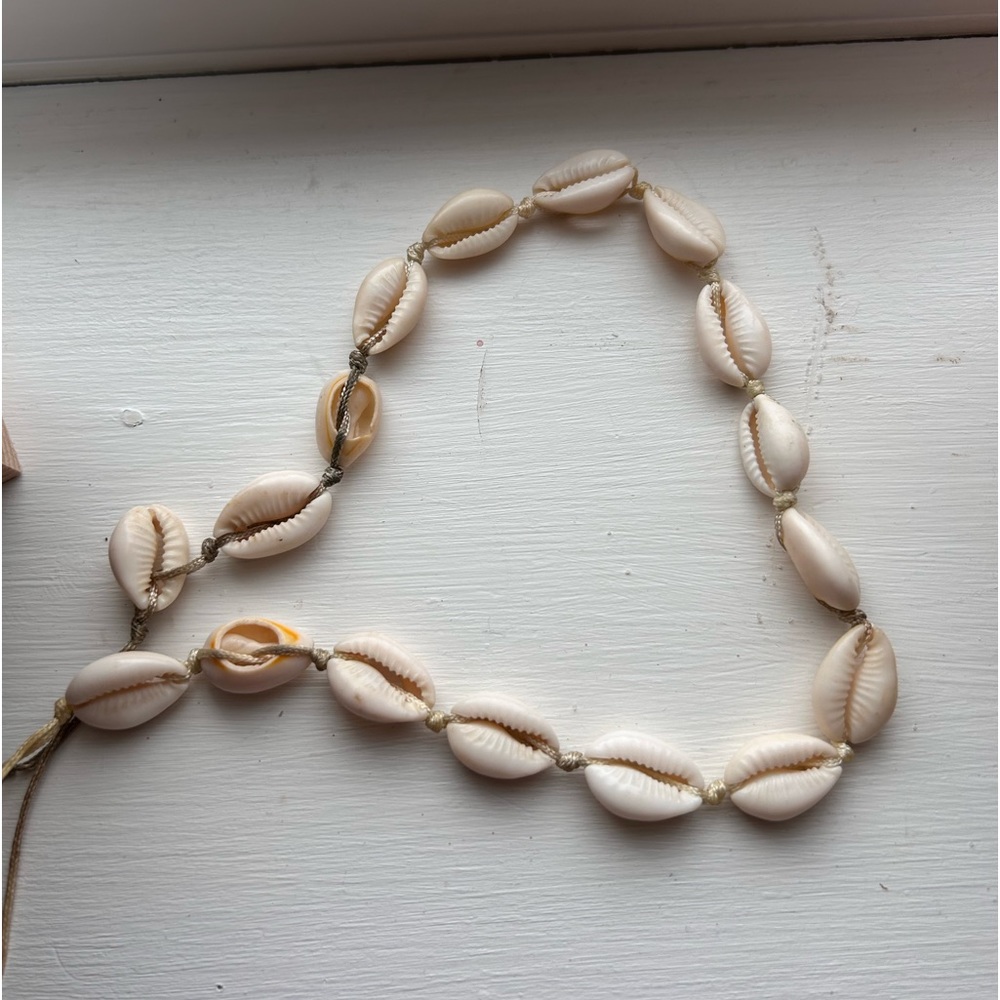 Shell necklace